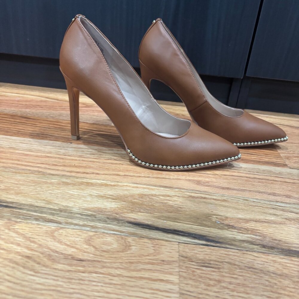 BCBGGeneration Cognac Pump SIze 8